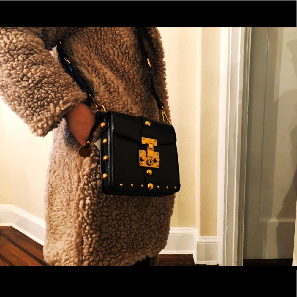 Meet your Posher, Elena